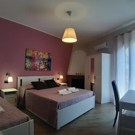 Tripla Sarahouse Gæstehus 4*