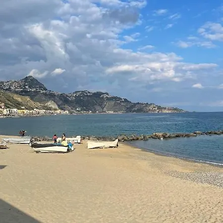 ゲストハウス Tripla Sarahouse 4*