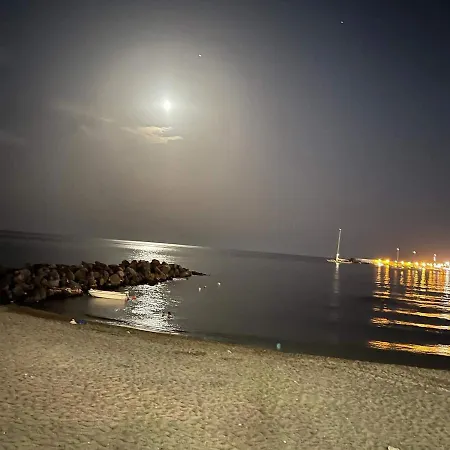 Tripla Sarahouse Giardini-Naxos