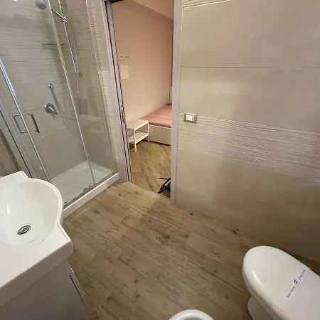 Pensión Tripla Sarahouse